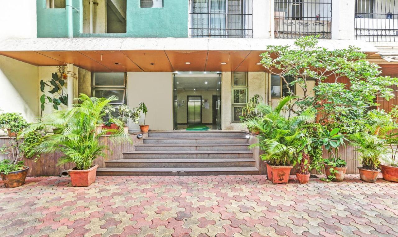 Treebo Trend Bandra Apartments Мумбай Екстериор снимка