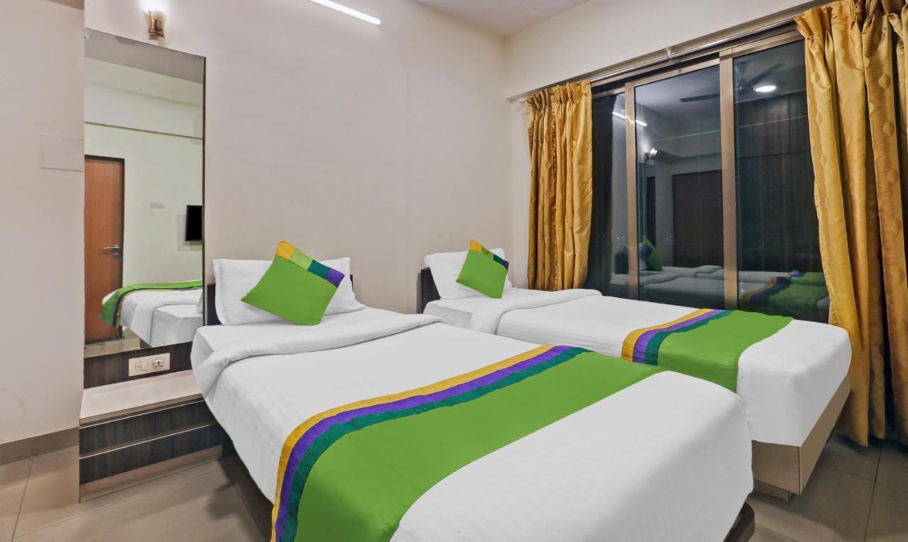 Treebo Trend Bandra Apartments Мумбай Екстериор снимка