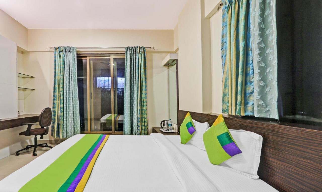 Treebo Trend Bandra Apartments Мумбай Екстериор снимка