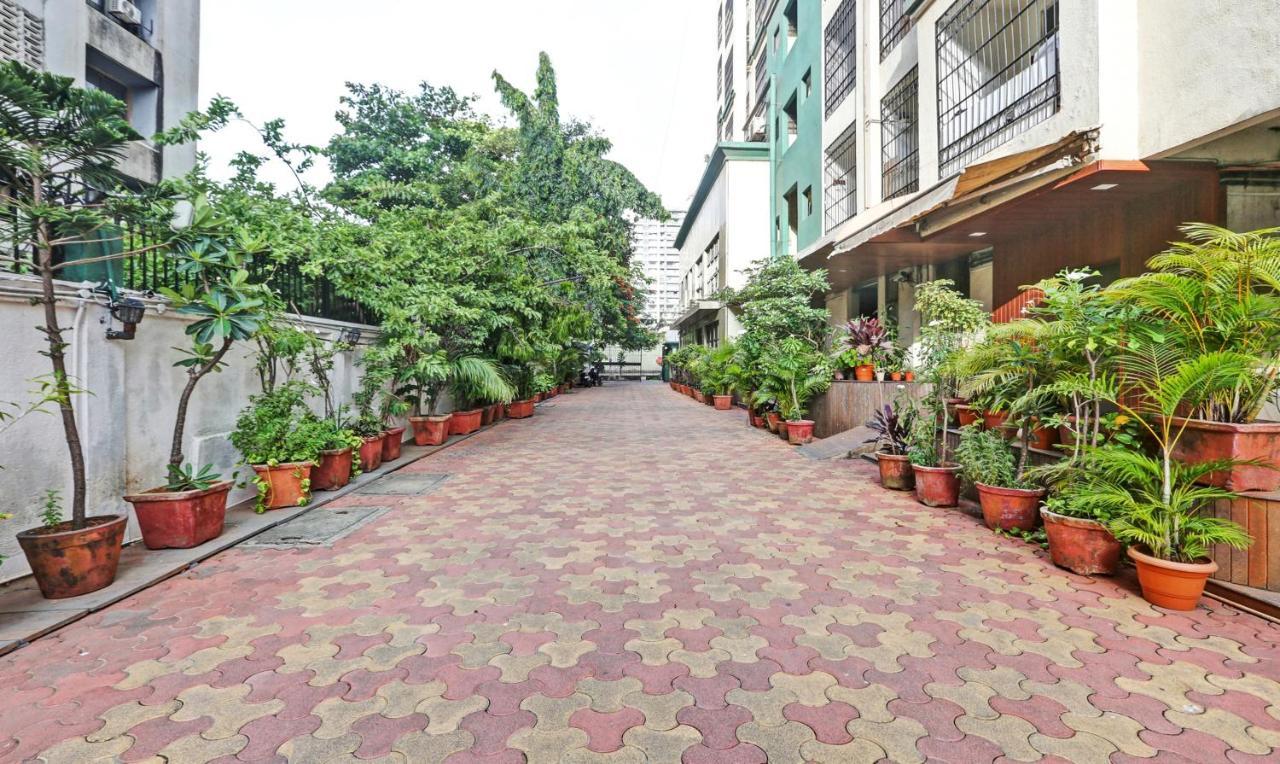 Treebo Trend Bandra Apartments Мумбай Екстериор снимка
