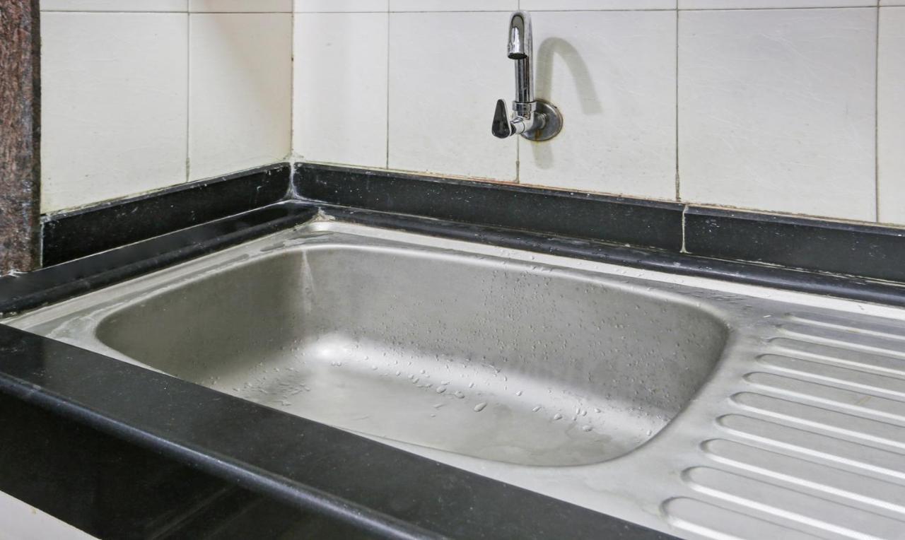Treebo Trend Bandra Apartments Мумбай Екстериор снимка