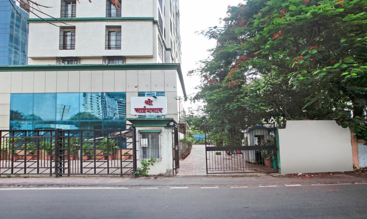 Treebo Trend Bandra Apartments Мумбай Екстериор снимка